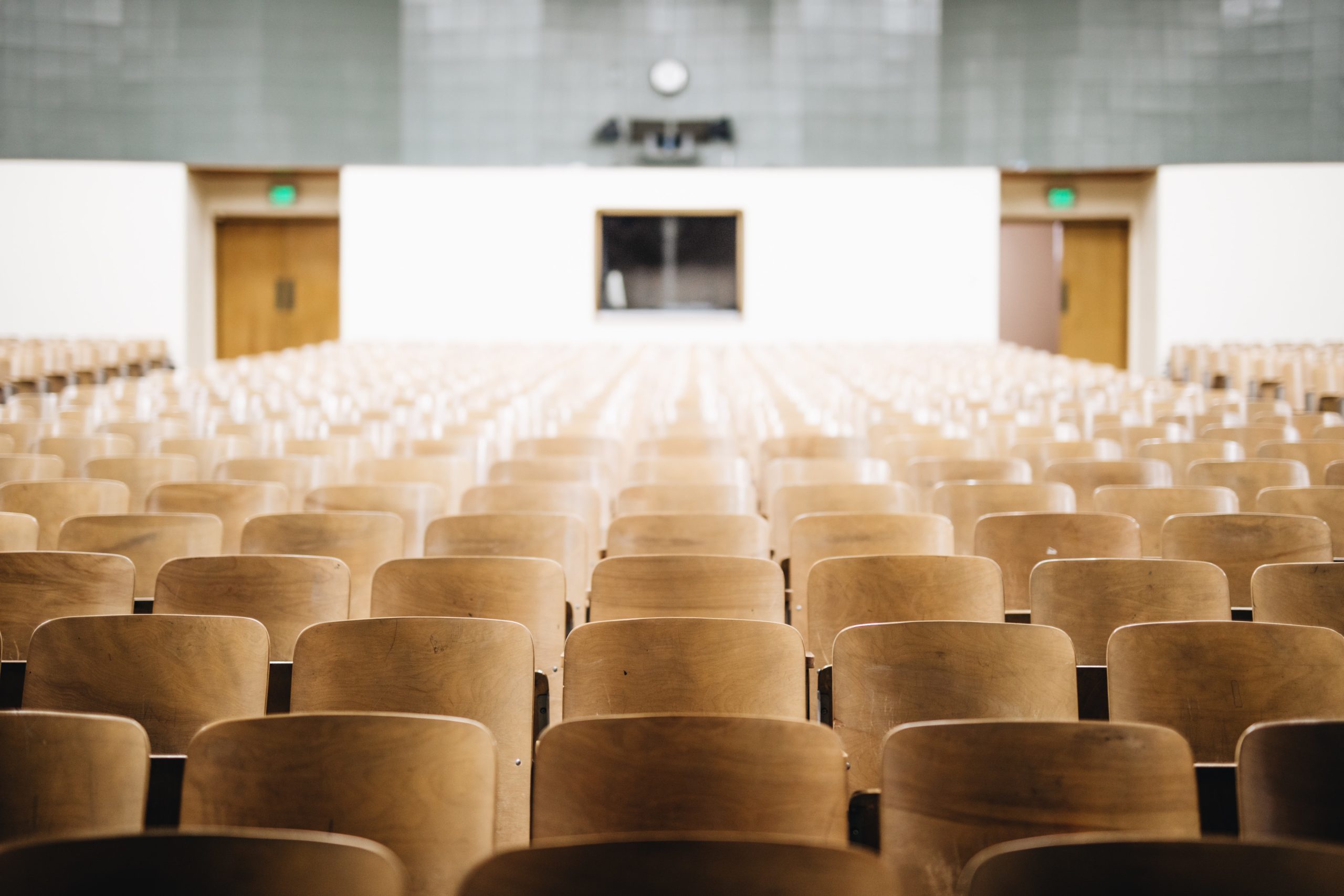 This image shows an empty lecture hall at a university.